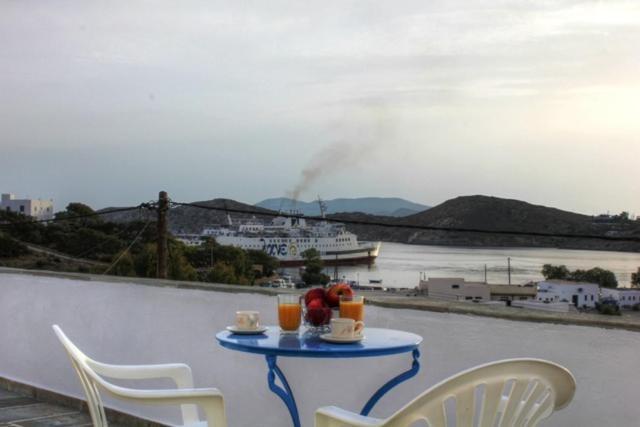 イオス島 チョーラ Violettaアパートホテル エクステリア 写真